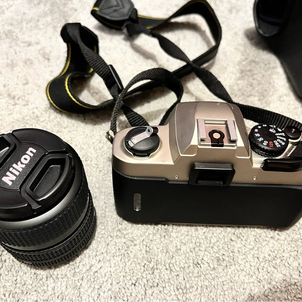 Nikon fm10 film camera package